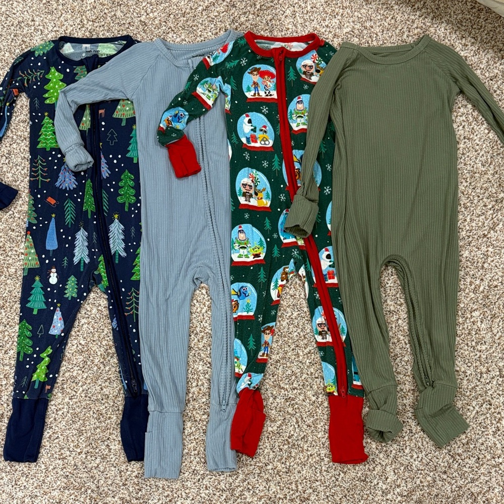Little Sleepies Lot 12-18M Disney Solids Tress